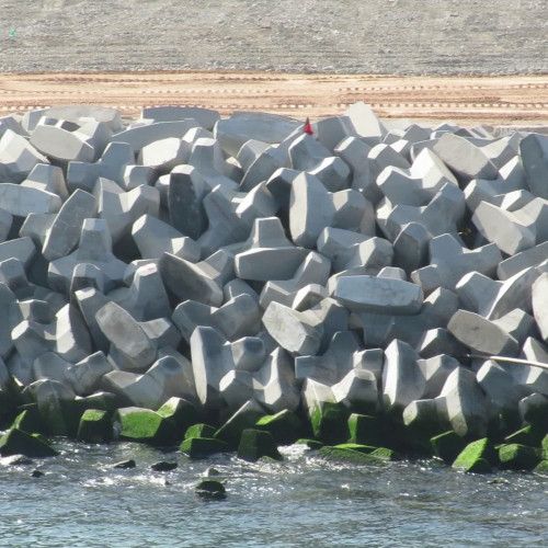 ACCROPODE™ blocks at HK International Airport, China ACCROPODE™ blocks at HK International Airport, China