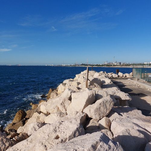 Martigues CCG breakwater, France - ACCROPODE™ II Martigues CCG breakwater, France - ACCROPODE™ II