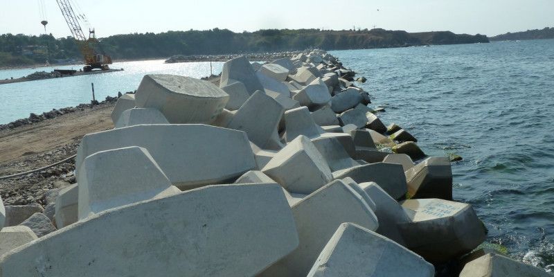 Construction du port de pêche de Chernomoretz en Bulgarie