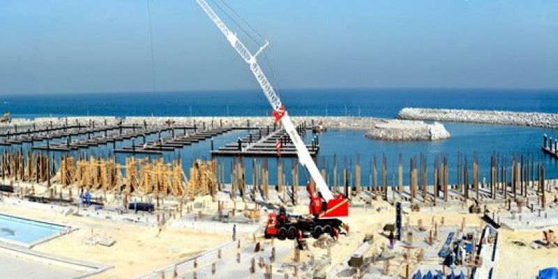 construction d’une marina avec des digues protégées par des blocs ACCROPODE ™ II